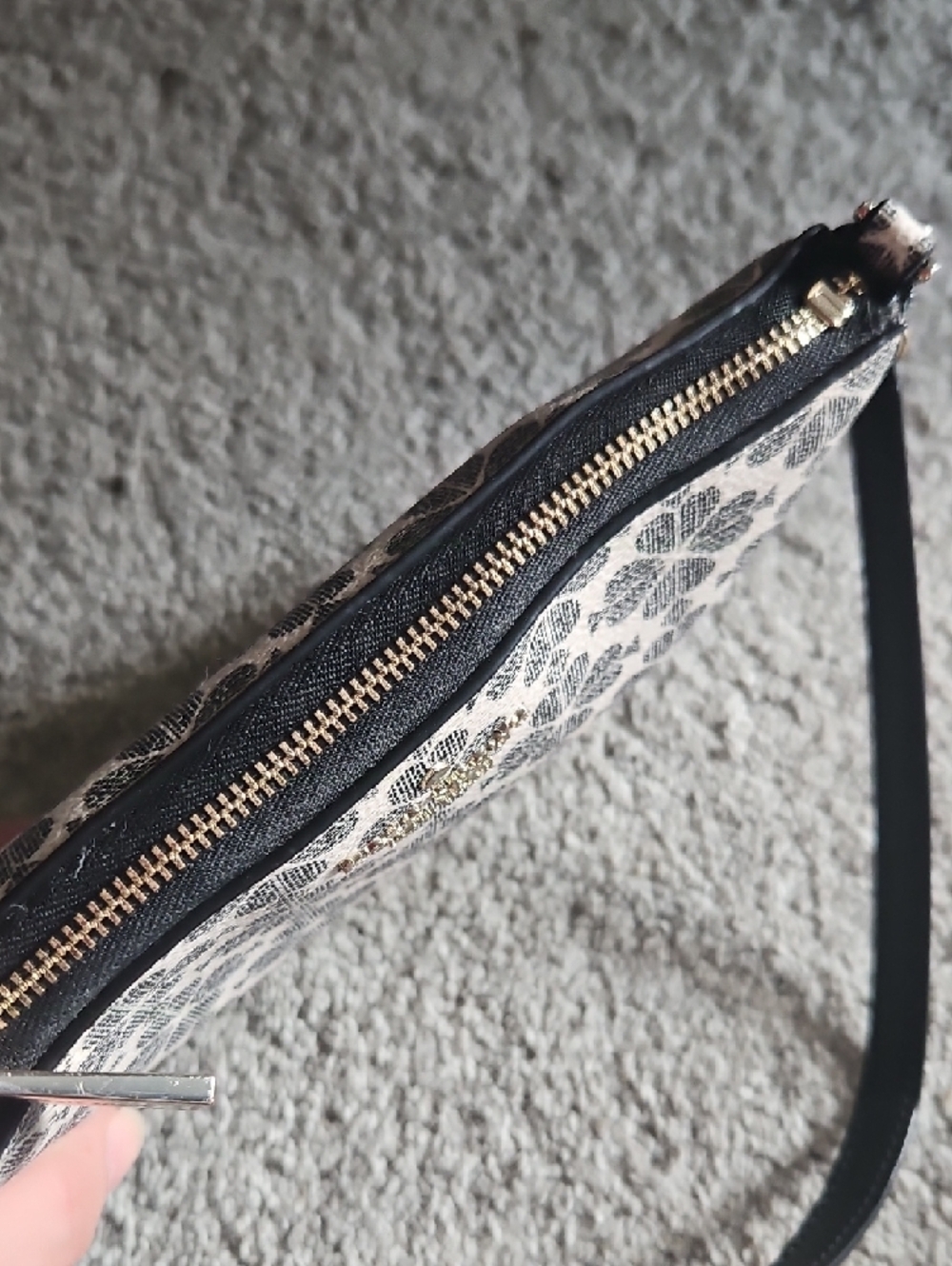 kate spade Black and Cream Signature Spade Concertible Wristlet - Picture 5 of 7